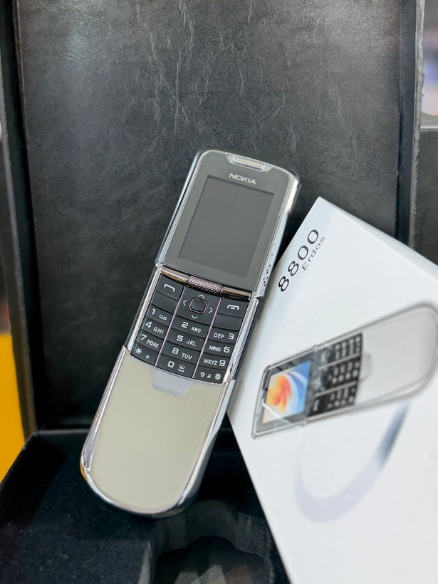 گوشی موبایل نوکیا مدل 8800 سری آرت حافظه 4 گیگابایت 3G